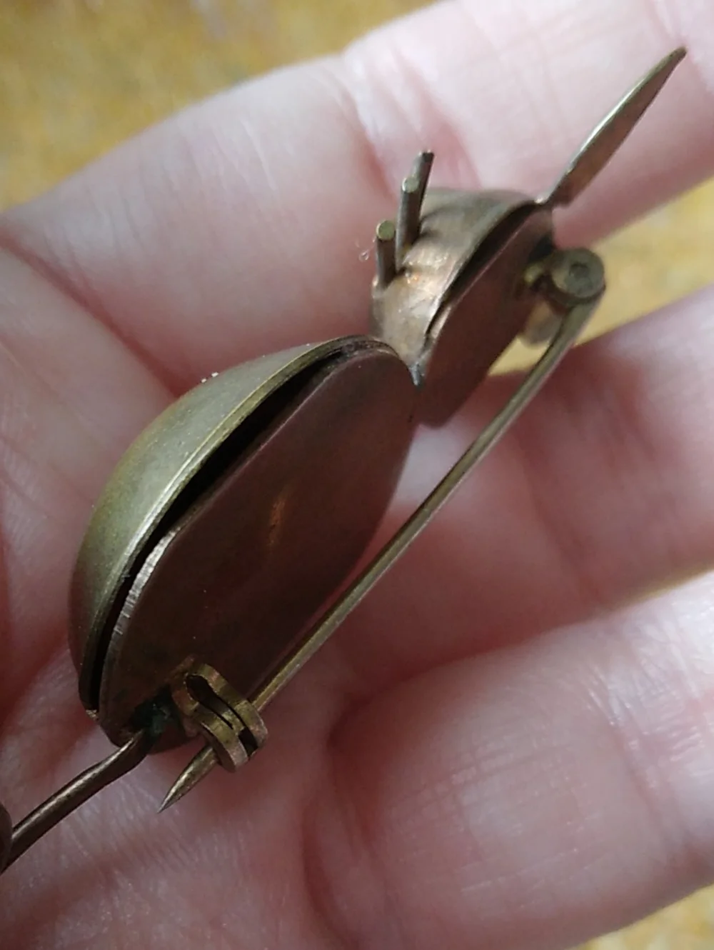 Vintage MCM Minimalist Brass Metal Cat Brooch